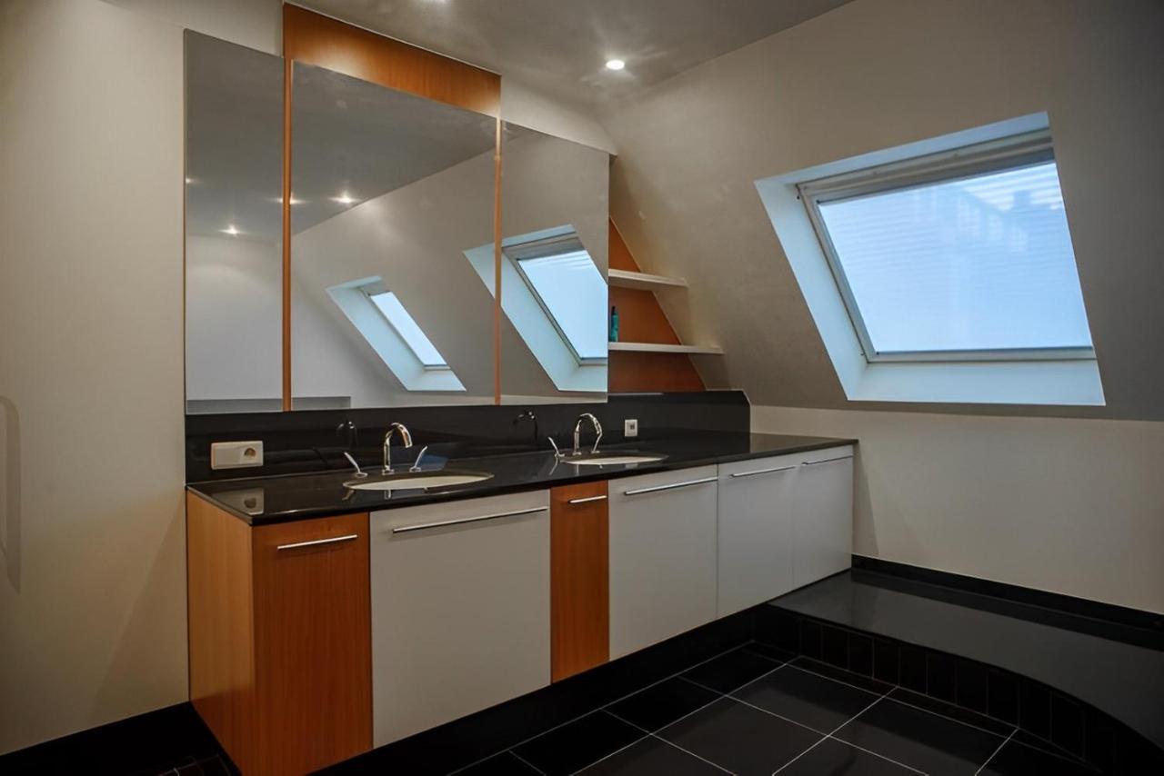 Big And Comfortable Triplex In Knokke Exterior foto