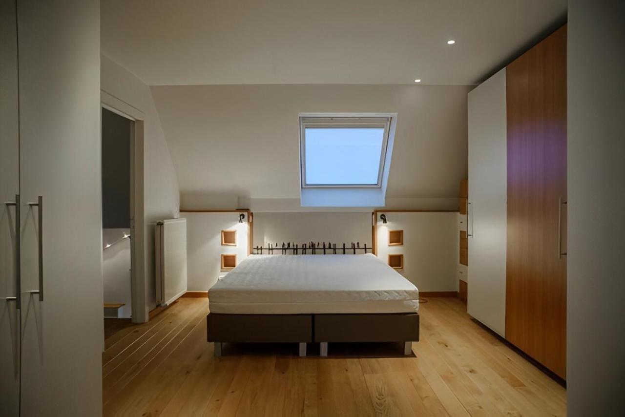 Big And Comfortable Triplex In Knokke Exterior foto